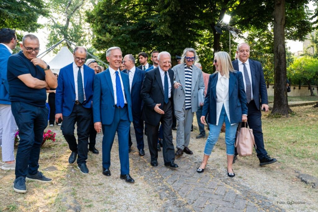 Al via il Premio Cimitile 2025 – XXX Edizione De Luca: “Evento rilevante per la cultura nella nostra Regione” Napolitano: “Crescita continua in termini di prestigio”