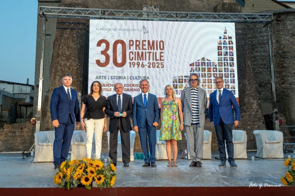 Al via il Premio Cimitile 2025 – XXX Edizione De Luca: “Evento rilevante per la cultura nella nostra Regione” Napolitano: “Crescita continua in termini di prestigio”
