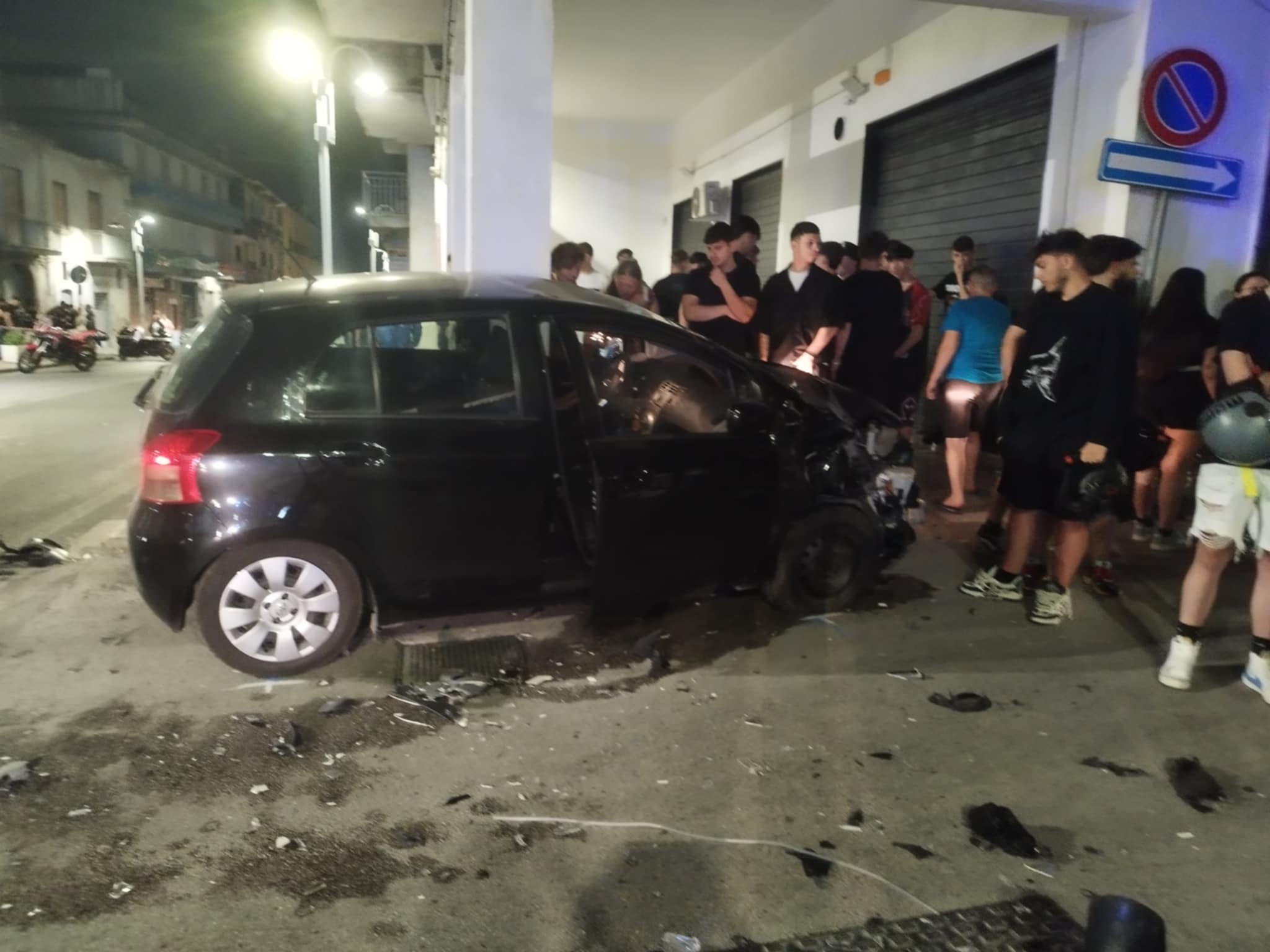 Grave incidente nella notte a Sperone: scontro tra auto e moto, un giovane in prognosi riservata Grave incidente nella notte a Sperone: scontro tra auto e moto, un giovane in prognosi riservata