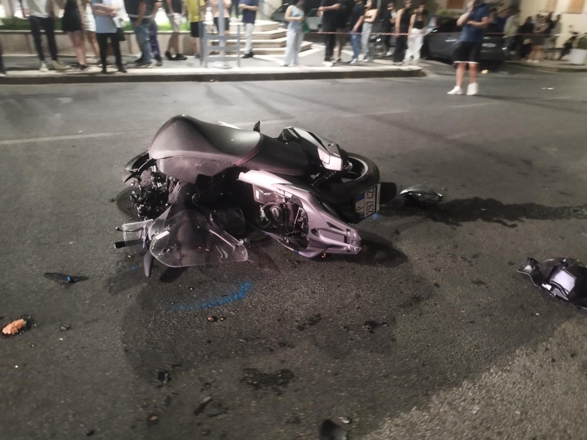 Grave incidente nella notte a Sperone: scontro tra auto e moto, un giovane in prognosi riservata Grave incidente nella notte a Sperone: scontro tra auto e moto, un giovane in prognosi riservata