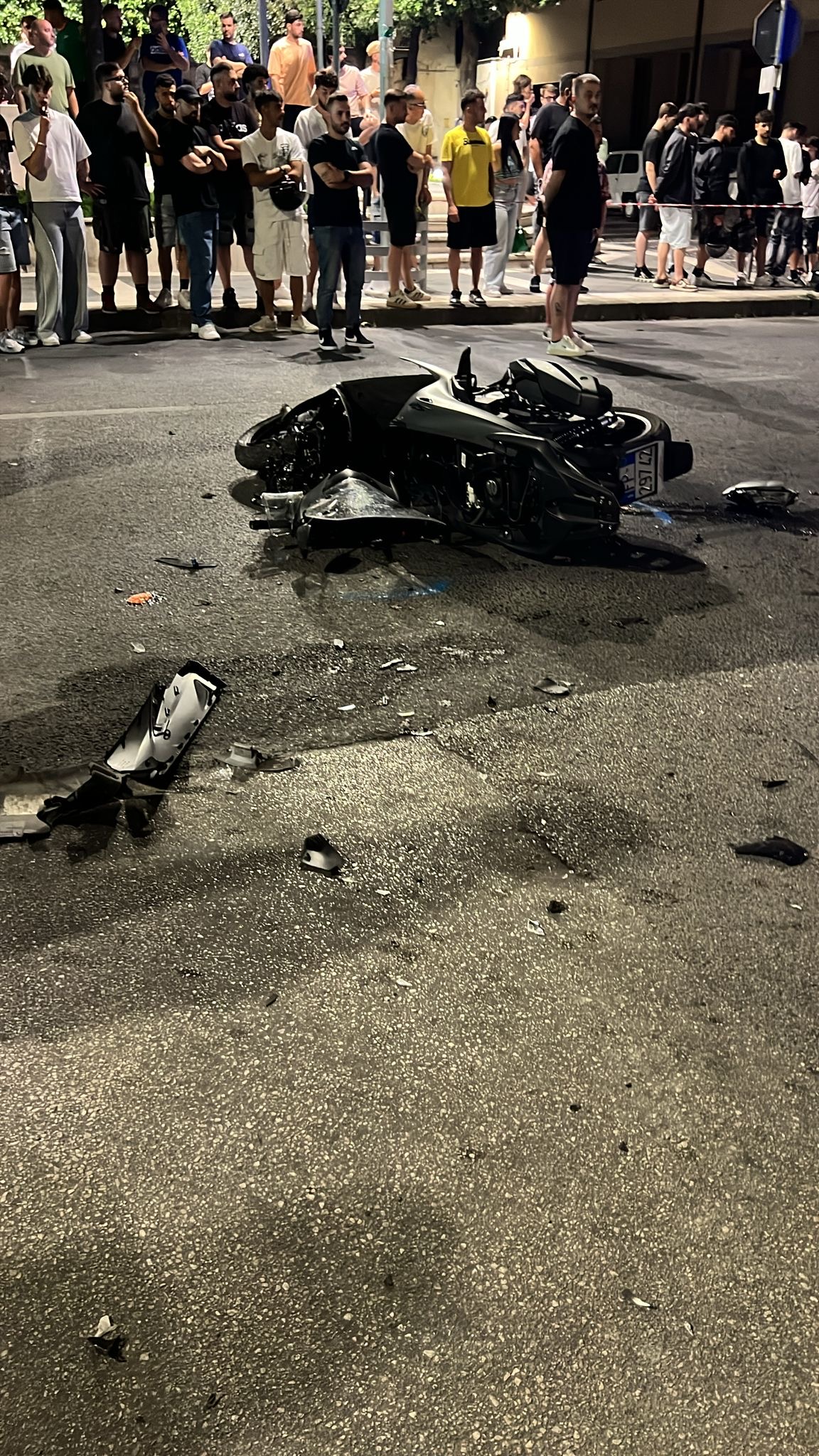 Grave incidente nella notte a Sperone: scontro tra auto e moto, un giovane in prognosi riservata Grave incidente nella notte a Sperone: scontro tra auto e moto, un giovane in prognosi riservata