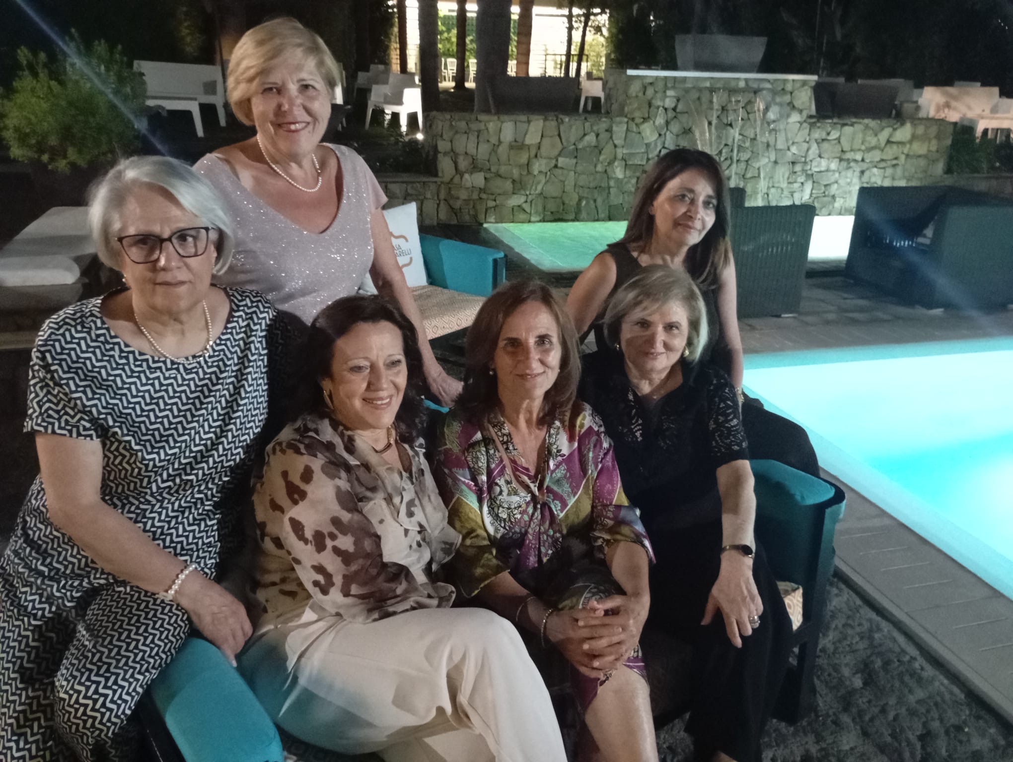 Mugnano: Festa di pensionamento per 6 docenti dellIc Manzoni