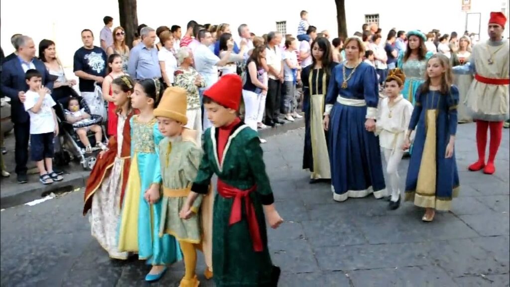Nola: Al via la XXIX edizione di “MEDIOEVALIA” Torna il grande corteo storico degli orsini