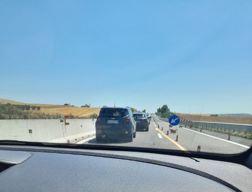 Autostrada A16, tratto Grottaminarda – innesto con l’A14, un cantiere continuo.