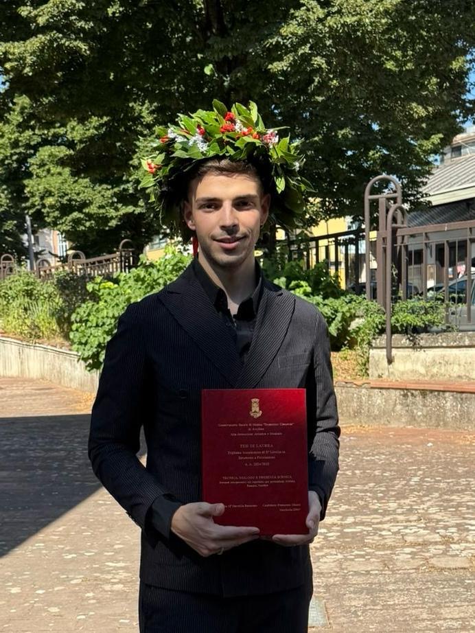 SPERONE. Francesco Mauro si laurea con lode in Strumenti a Percussione al Conservatorio “Domenico Cimarosa” di Avellino SPERONE. Francesco Mauro si laurea con lode in Strumenti a Percussione al Conservatorio “Domenico Cimarosa” di Avellino