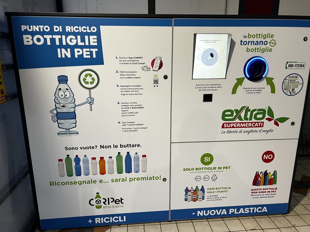 Baiano, installato il “mangiaplastica” presso Extra Supermercati: ricicla bottiglie PET e ricevi premi