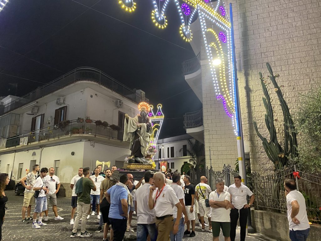 Sperone in festa per Sant’Elia: folla di fedeli alla tradizionale processione. Video e Foto