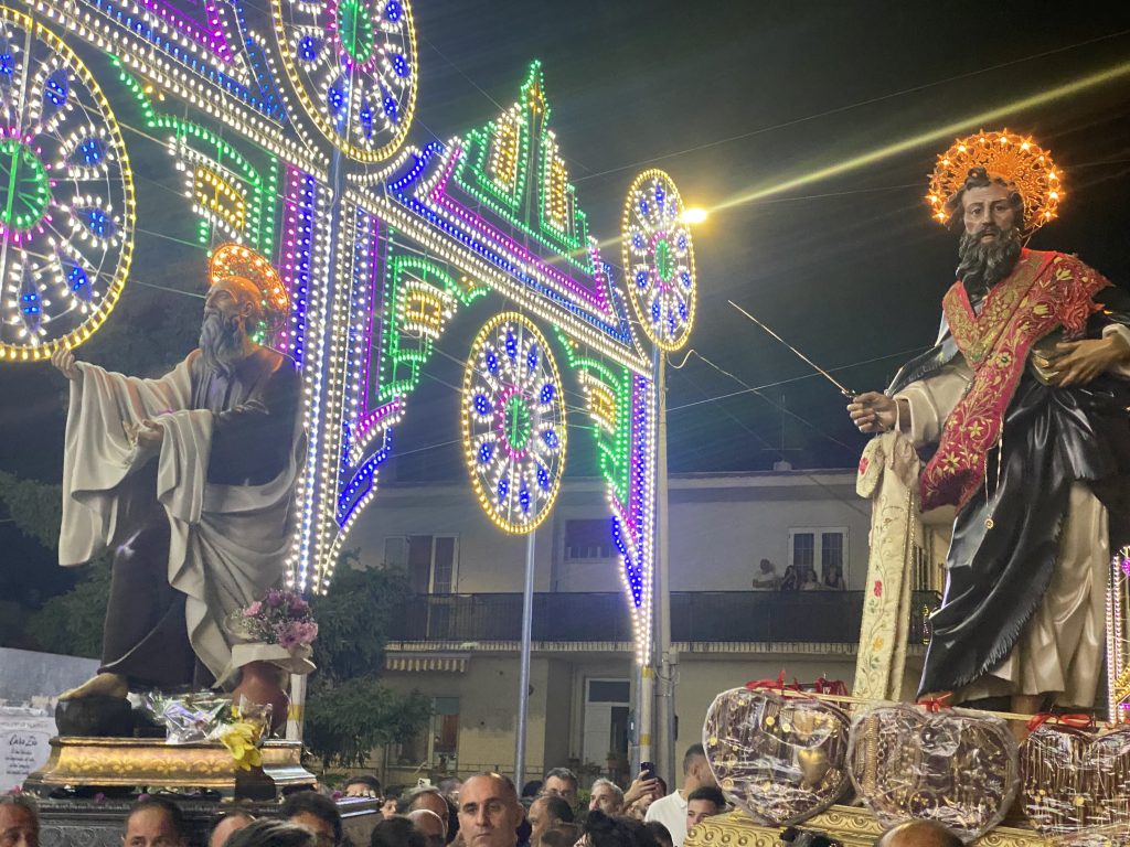Sperone in festa per Sant’Elia: folla di fedeli alla tradizionale processione. Video e Foto