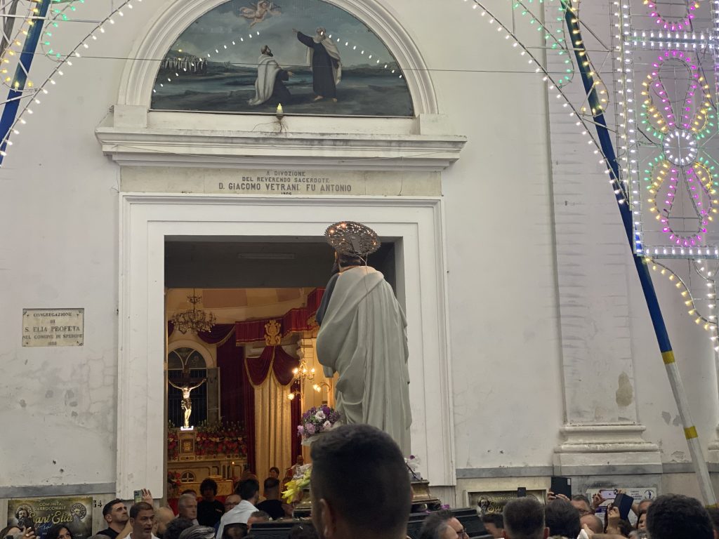 Sperone in festa per Sant’Elia: folla di fedeli alla tradizionale processione. Video e Foto