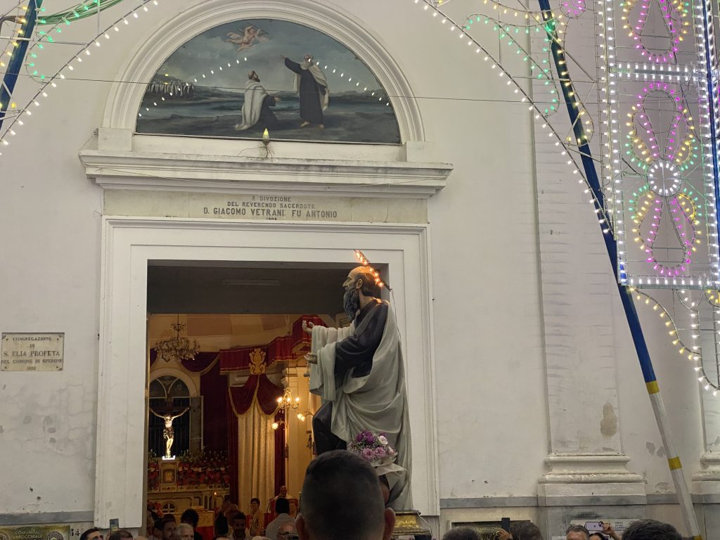 Sperone in festa per Sant’Elia: folla di fedeli alla tradizionale processione. Video e Foto