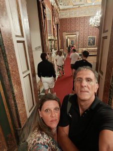 100 DI QUESTI GIORNI. Sperone festeggia i 50 anni di Grazia Pragliola: Sei il nostro posto felice