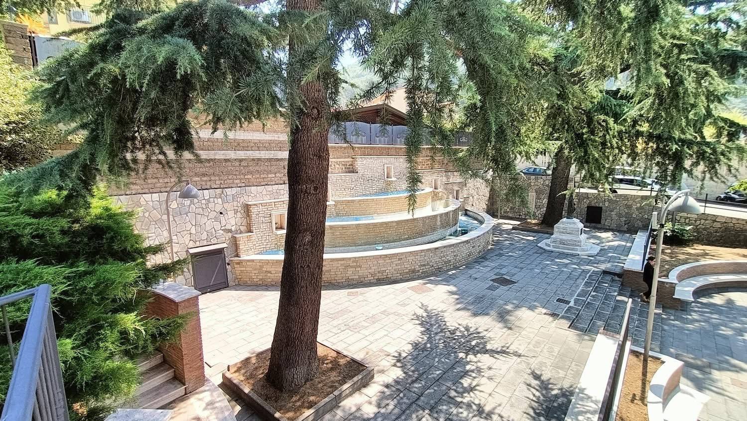 Quadrelle: Piazza Vittoria ritrova il suo splendore