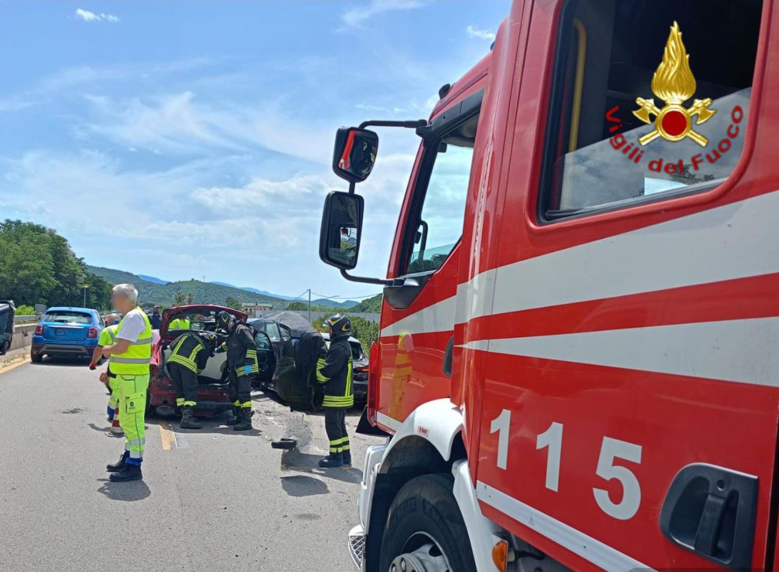 Incidente sul raccordo Avellino Salerno: dieci persone coinvolte, traffico in tilt tra Solofra e Montoro