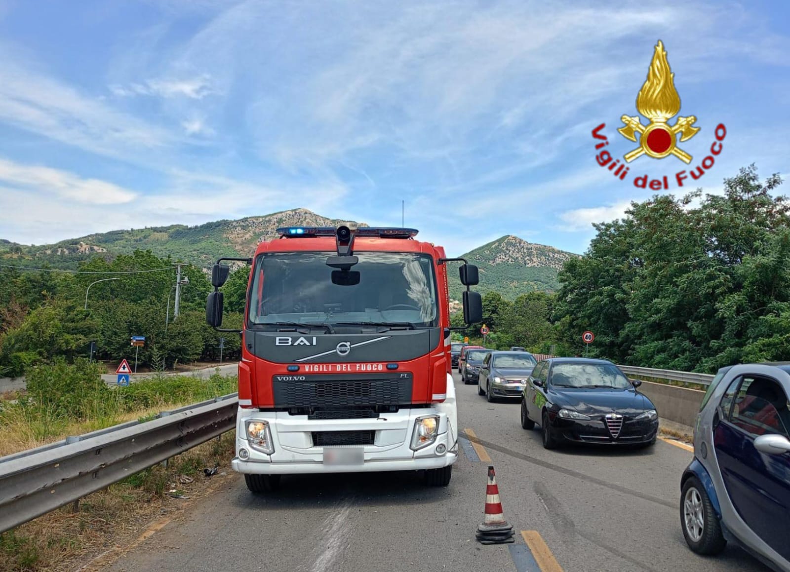 Incidente sul raccordo Avellino Salerno: dieci persone coinvolte, traffico in tilt tra Solofra e Montoro