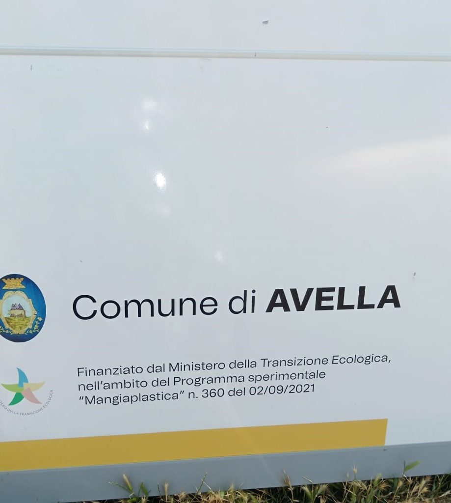 Avella, l’eco compattatore “fantasma”: pagato e installato, ma mai acceso. Manca l’allaccio alla rete elettrica