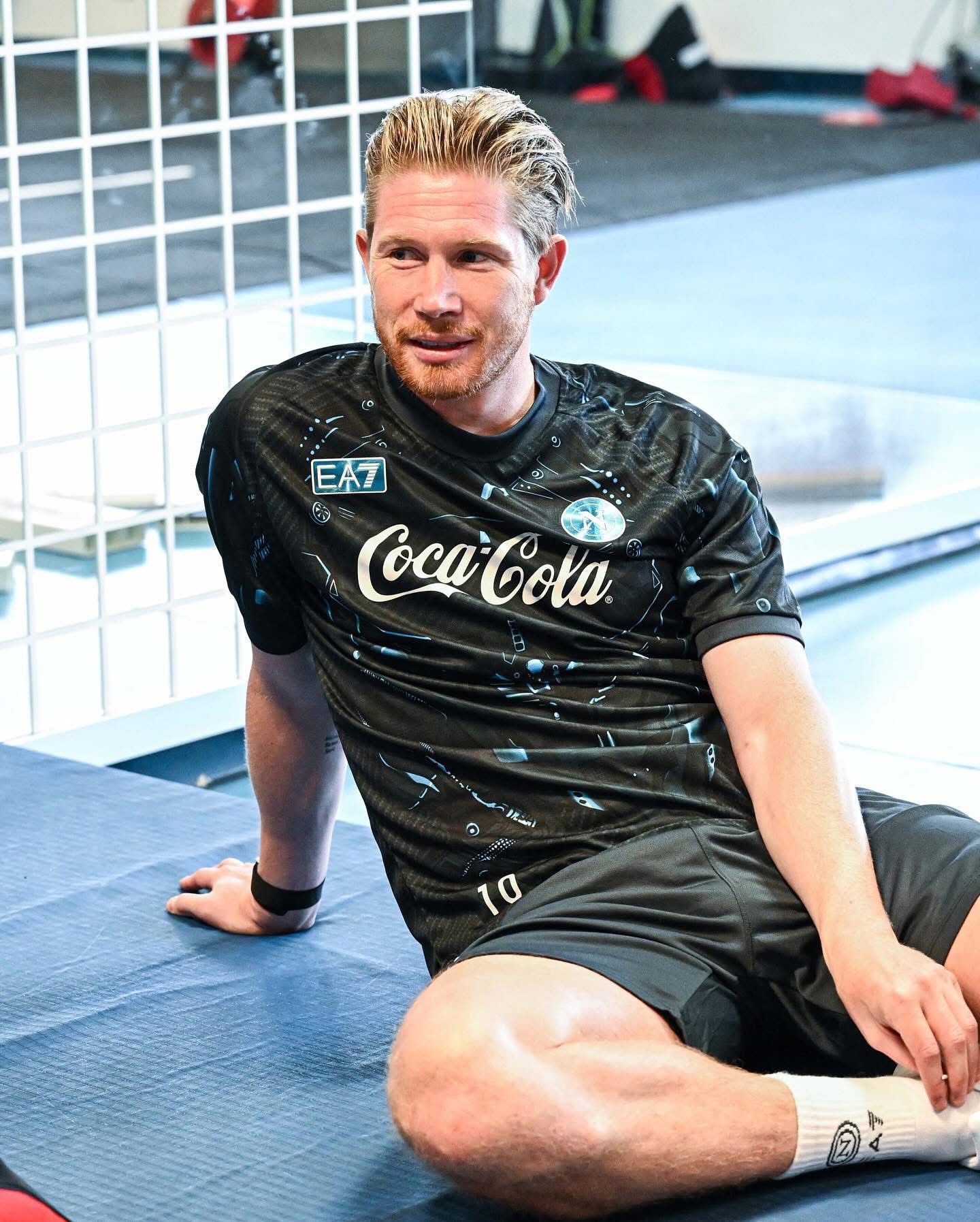 Napoli, De Bruyne inizia da Castel Volturno: primo allenamento e test fisici per il belga