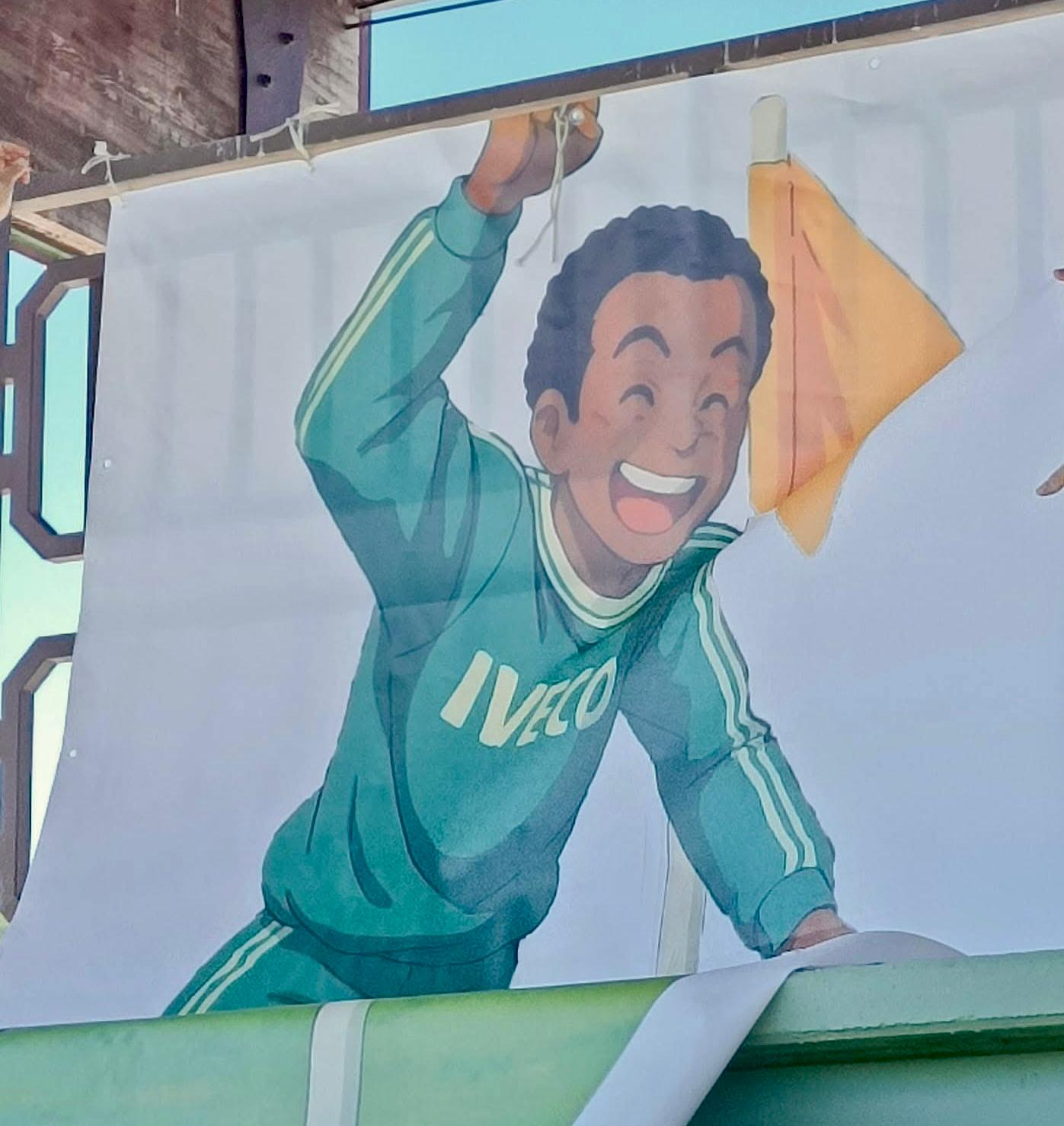 Lo striscione per Juary veglia sui Lupi: memoria, sudore e mercato a Rivisondoli.