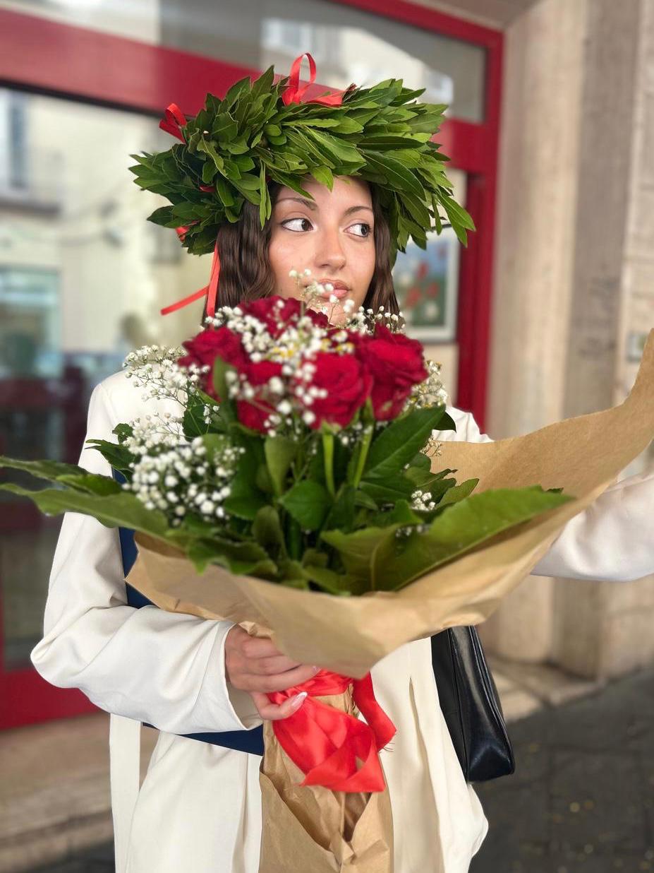 100 DI QUESTI GIORNI.  Grottolella, Federica Medugno è Dottoressa in Scienze Giuridiche – Indirizzo Criminologia: grande festa per la laurea!