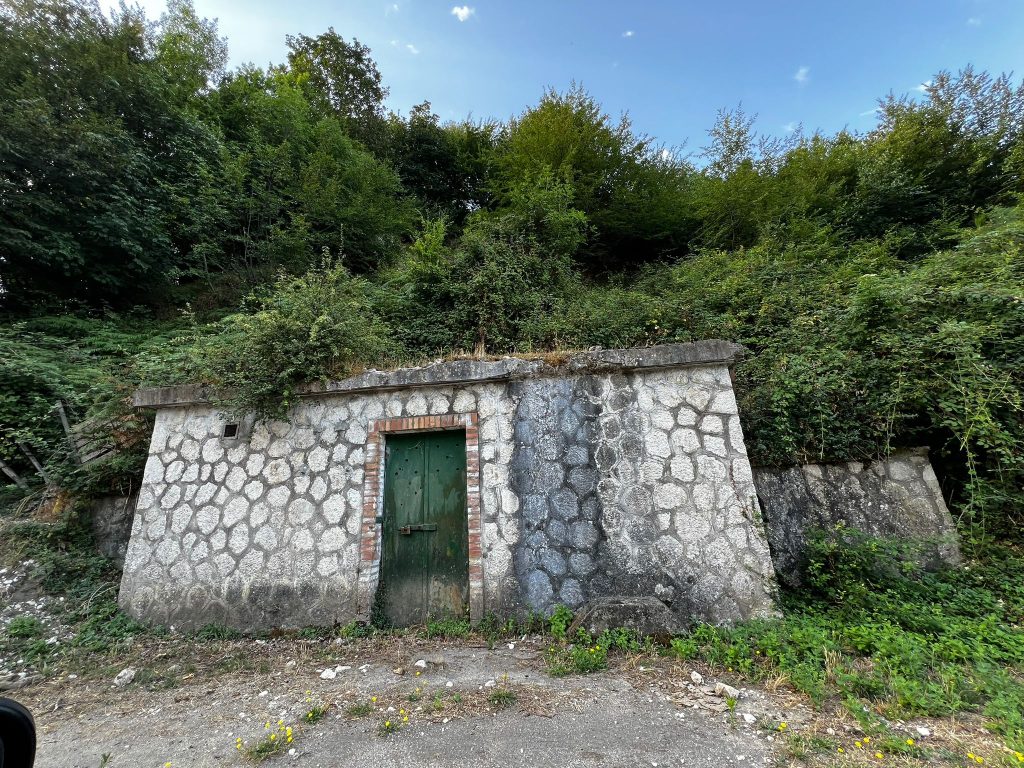 AVELLA. Le Fontanelle, la strada della sete che non c’è più