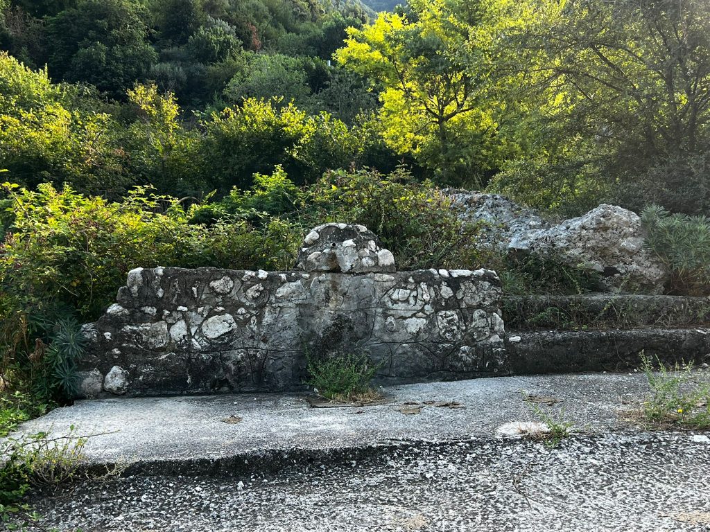 AVELLA. Le Fontanelle, la strada della sete che non c’è più