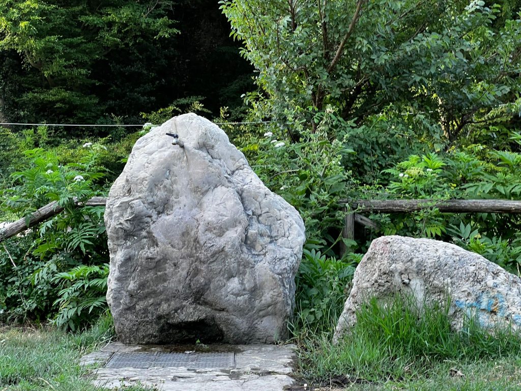 AVELLA. Le Fontanelle, la strada della sete che non c’è più