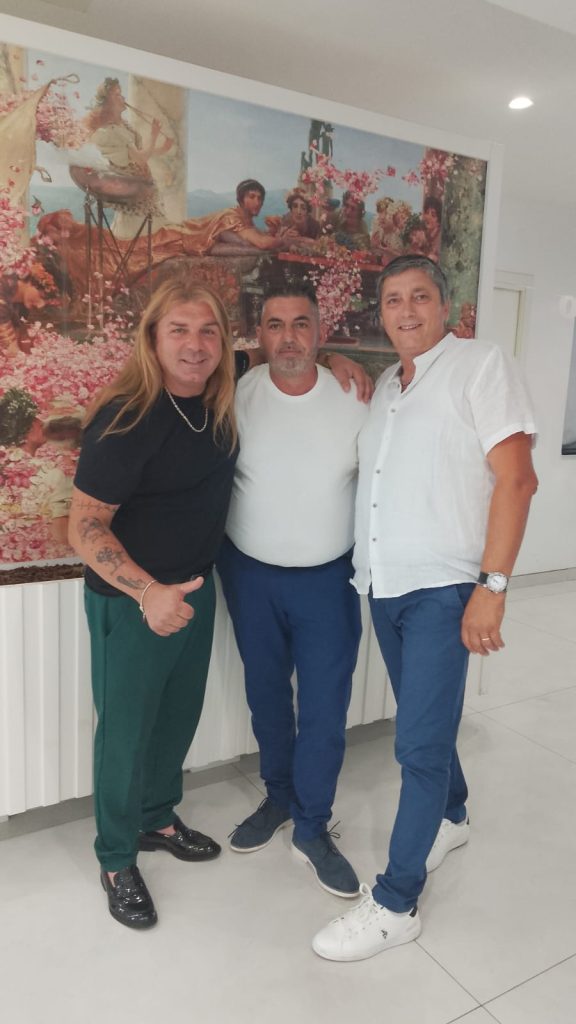 A Salerno, il 50° compleanno di Roberto Rinaldi con l’arte musicale di Alessandro Conte