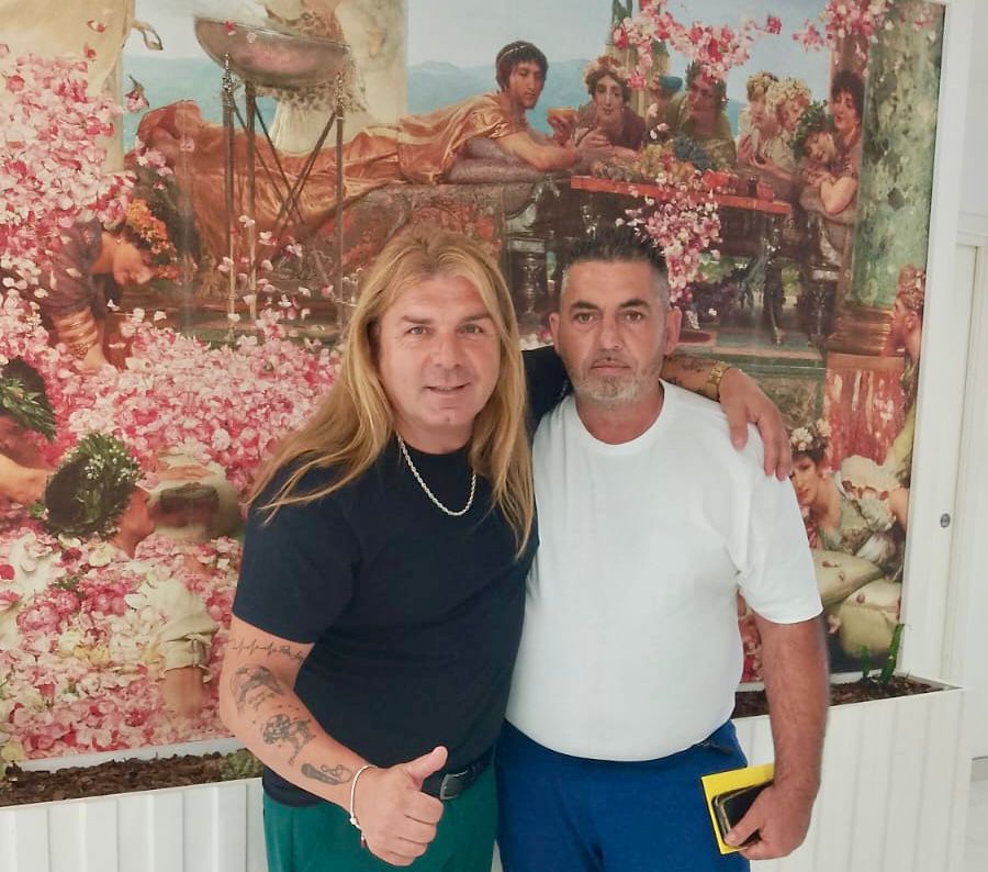 A Salerno, il 50° compleanno di Roberto Rinaldi con l’arte musicale di Alessandro Conte