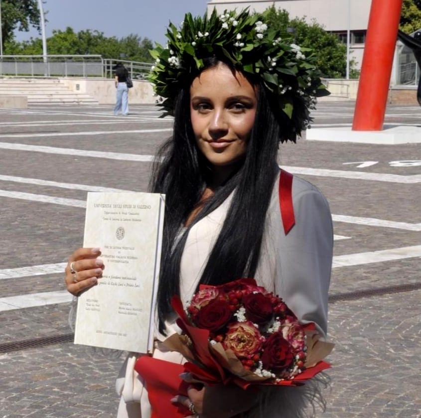 Quadrelle festeggia la Dottoressa Marika Masucci: laurea in Lettere Moderne con grande soddisfazione