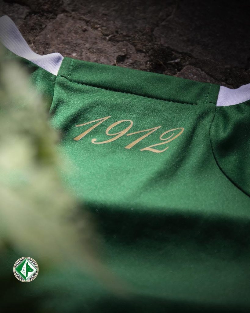 L’Avellino si rifà il look: “Tradizione che evolve”, la nuova maglia tra storia e modernità