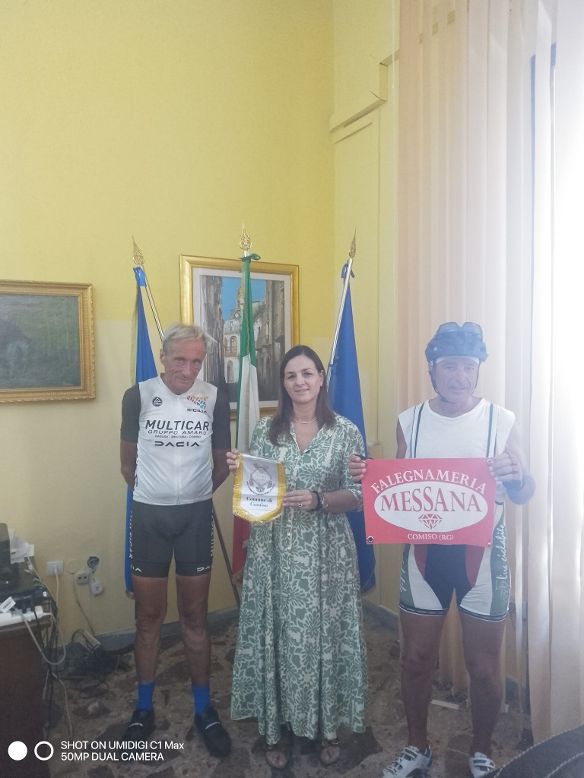 Da Comiso a Sondrio in bici: il lungo viaggio di Dino Naglieri e Leonardo Cavazzi per unire l’Italia nel segno del Giubileo