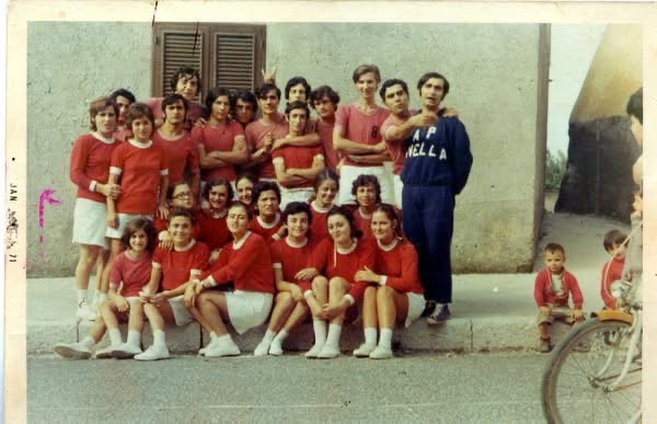 Avella, quando i quartieri si sfidavano nei “Giochi senza Quartiere”.