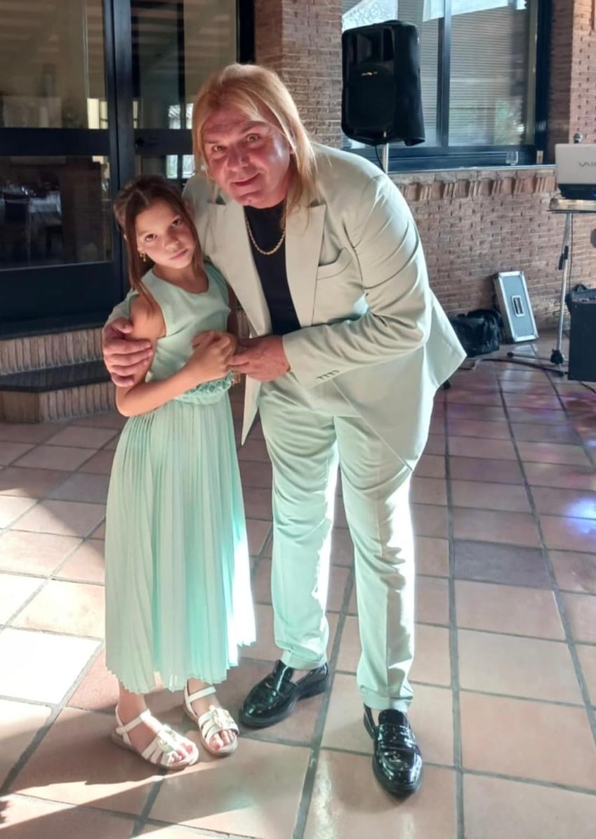 Sirignano: festa di pensionamento per Gaetano Ruberto, un momento di emozione, amicizia e musica.