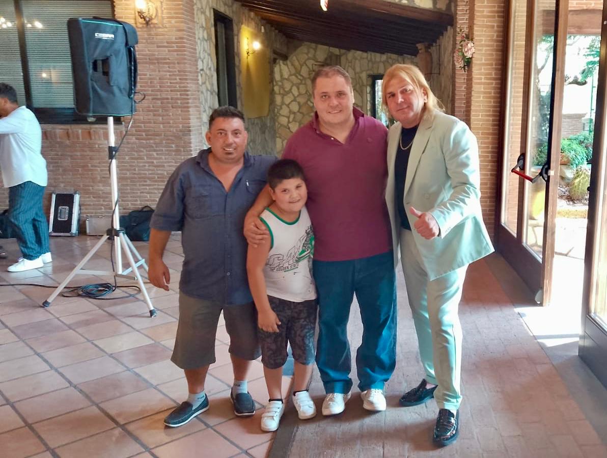 Sirignano: festa di pensionamento per Gaetano Ruberto, un momento di emozione, amicizia e musica.