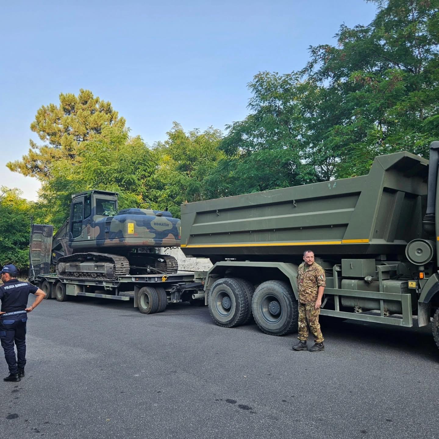 Ottaviano, intervento straordinario sul Vesuvio: esercito e istituzioni in campo per contenere l’incendio.(foto)