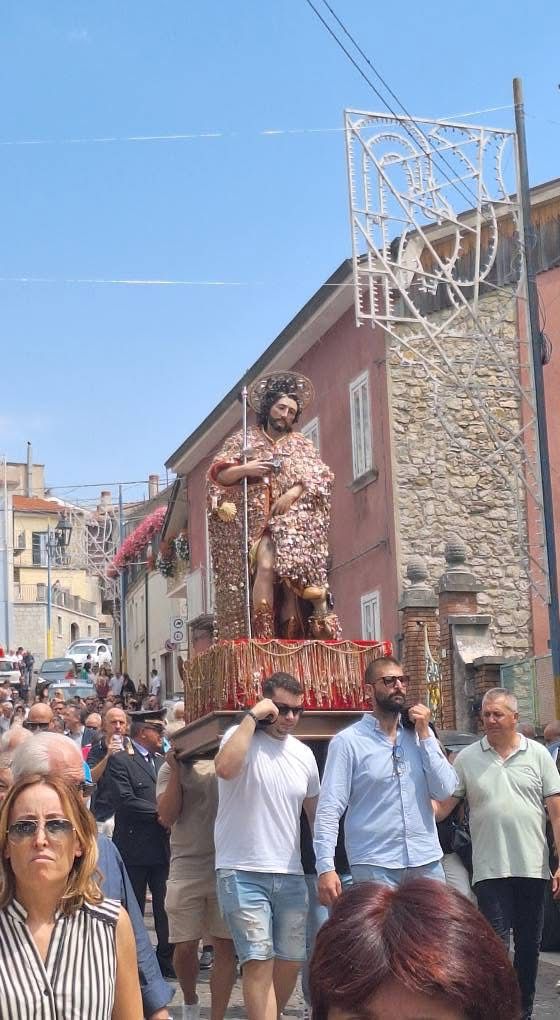Frigento e l’oro di San Rocco: la tradizione dei “mezzetti” di grano.(Foto)