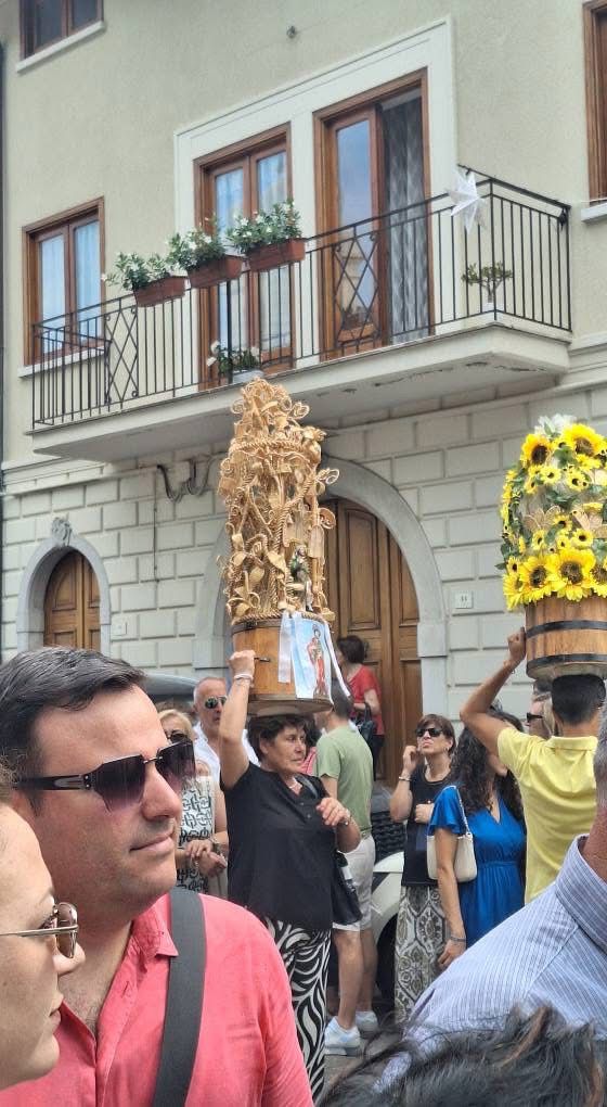Frigento e l’oro di San Rocco: la tradizione dei “mezzetti” di grano.(Foto)