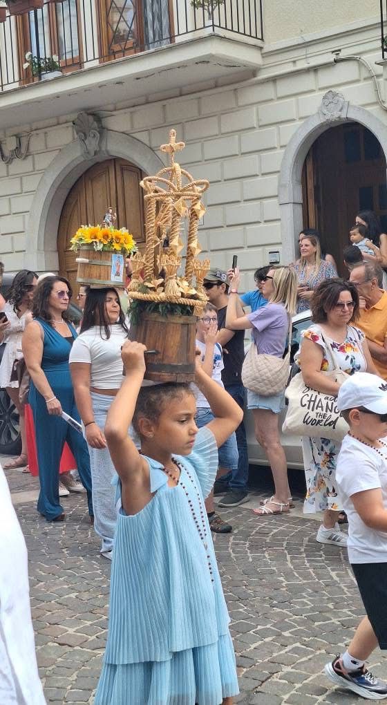 Frigento e l’oro di San Rocco: la tradizione dei “mezzetti” di grano.(Foto)