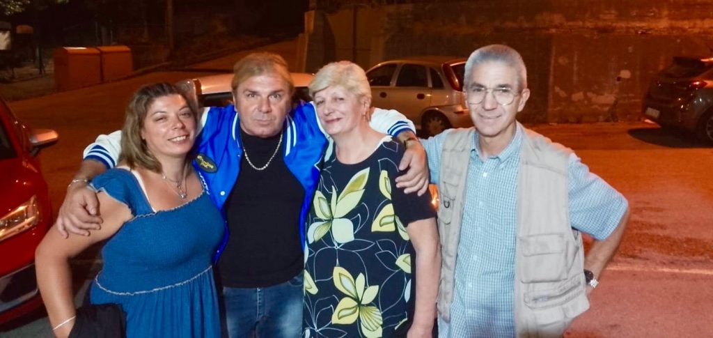 “Giuseppe Ruberto festeggia il compleanno al Club Sorrentino con l’amicizia degli invitati e la musica di Alessandro Conte”.