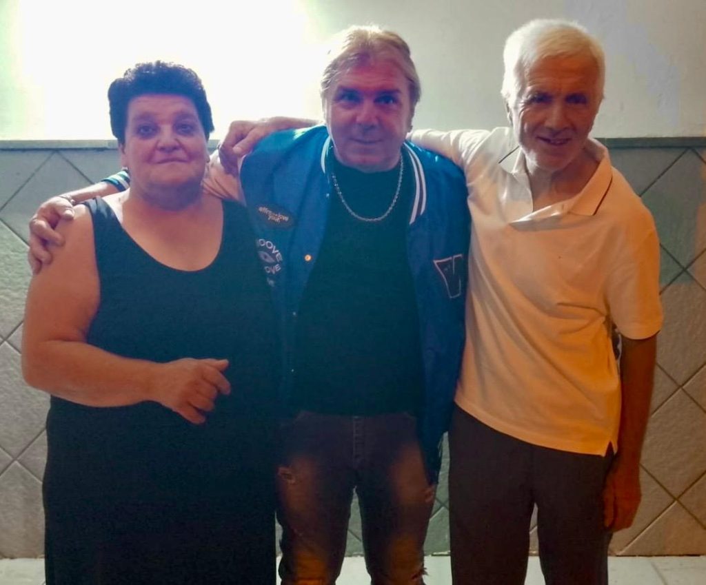 “Giuseppe Ruberto festeggia il compleanno al Club Sorrentino con l’amicizia degli invitati e la musica di Alessandro Conte”.