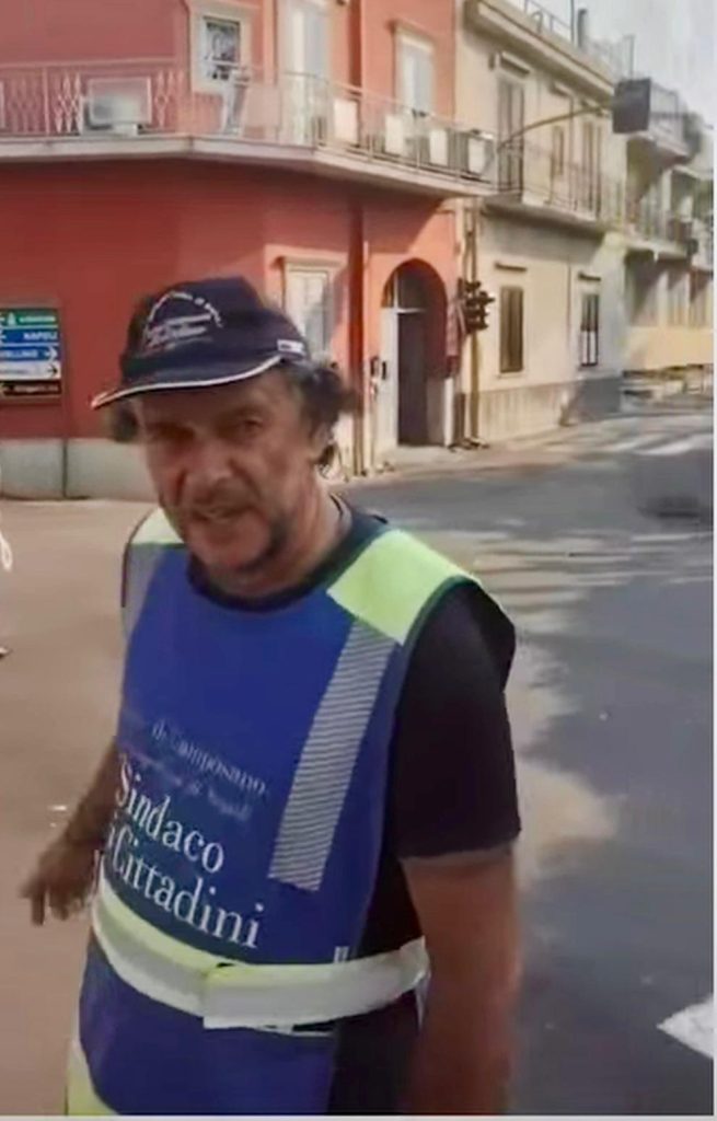 Camposano, Ferragosto di emergenza: il sindaco Barbato presidia un edificio a rischio crollo