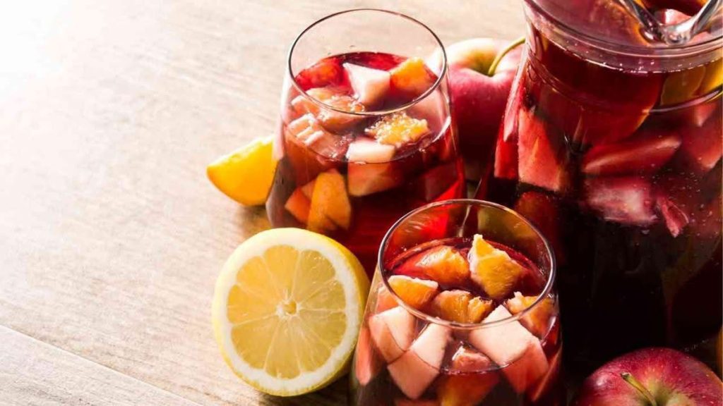 Qualiano in festa: torna la “Sagra della Percoca nel Vino”