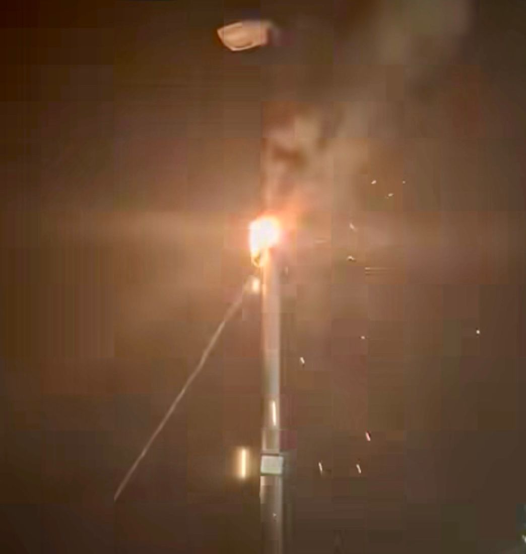 Mirabella, incendio a un lampione nella frazione Piano Pantano: intervento dei Vigili del Fuoco