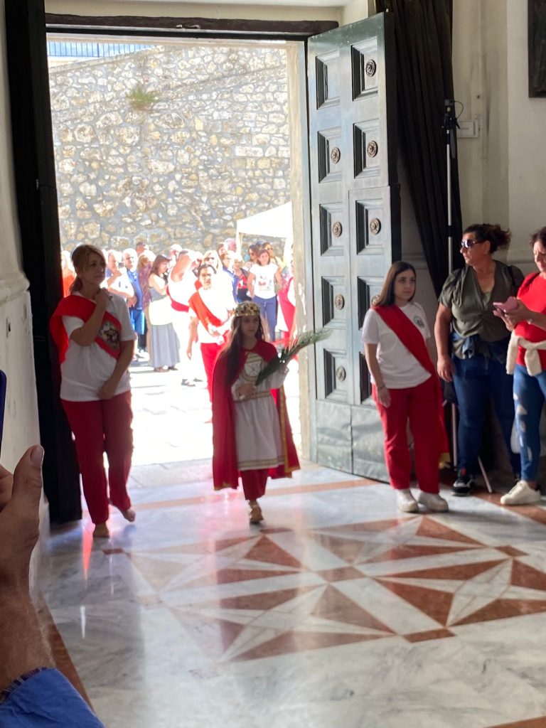 La tradizionale Festa dei Battenti di San Pellegrino ad Altavilla: fede, sacrificio e comunità. Presenti anche i Battenti di Avella. FOTO