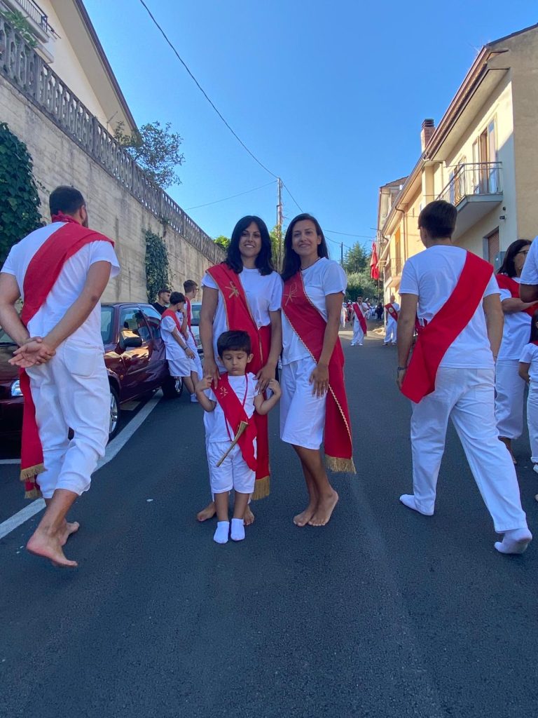 La tradizionale Festa dei Battenti di San Pellegrino ad Altavilla: fede, sacrificio e comunità. Presenti anche i Battenti di Avella. FOTO