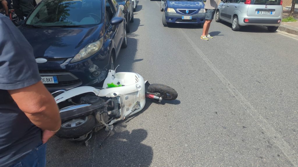 Mugnano del Cardinale, scontro tra due moto in via Roma: un ferito