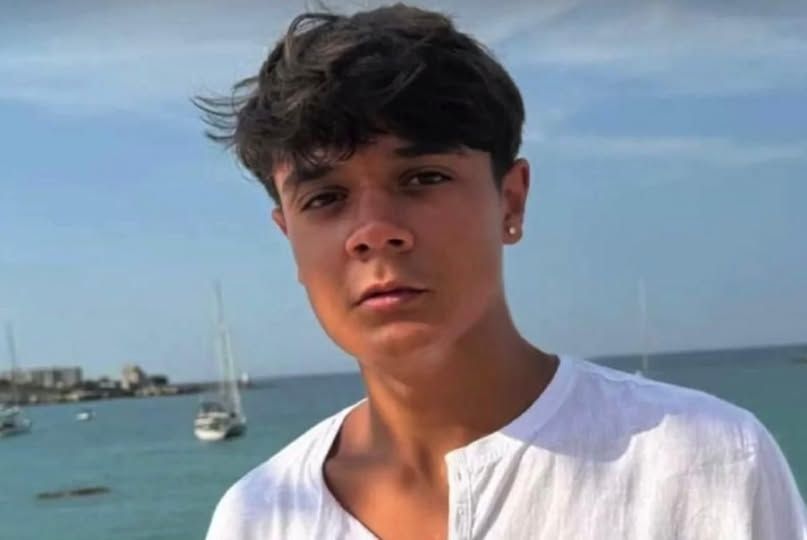 Mariglianella dà l’ultimo saluto al sedicenne Daniele Ponzo 16 anni
