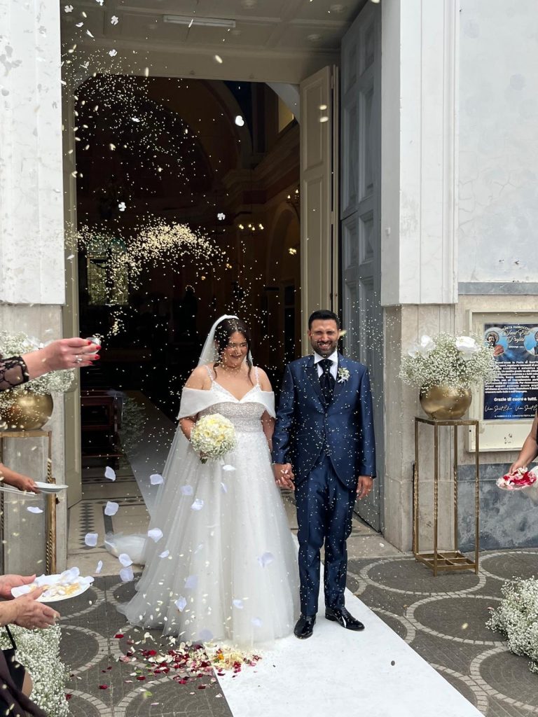 Oggi sposi a Sperone: Rosanna e Mario Francesco coronano il loro sogno d’amore