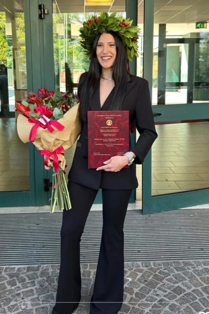 GROTTOLELLA (Av) Annarita Ridente si laurea con 110 e lode in Biotecnologia del Farmaco