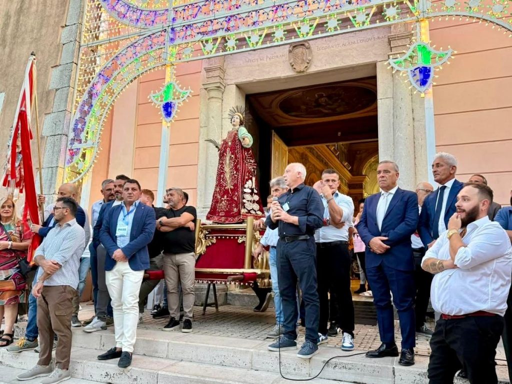 Montefalcione, folla e devozione per i festeggiamenti di Sant’Antonio e Santa Lucia.(foto)