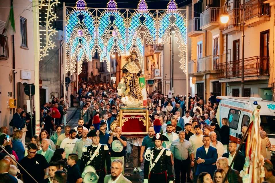 Montefalcione, folla e devozione per i festeggiamenti di Sant’Antonio e Santa Lucia.(foto)